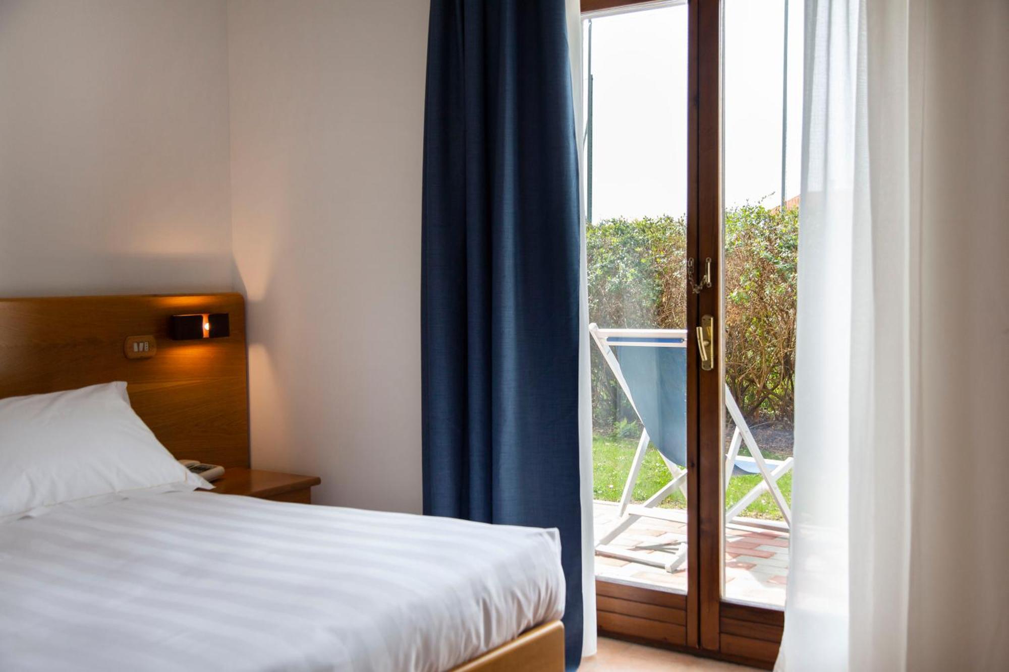 Double or Twin Room Garden View,1446928720:JPEG